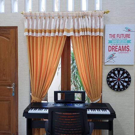 Nariska Suite Homestay Yogyakarta Exteriör bild