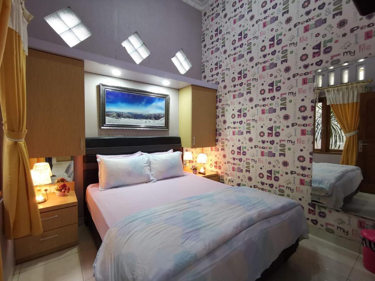 Nariska Suite Homestay Yogyakarta Exteriör bild
