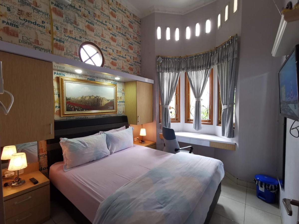 Nariska Suite Homestay Yogyakarta Exteriör bild