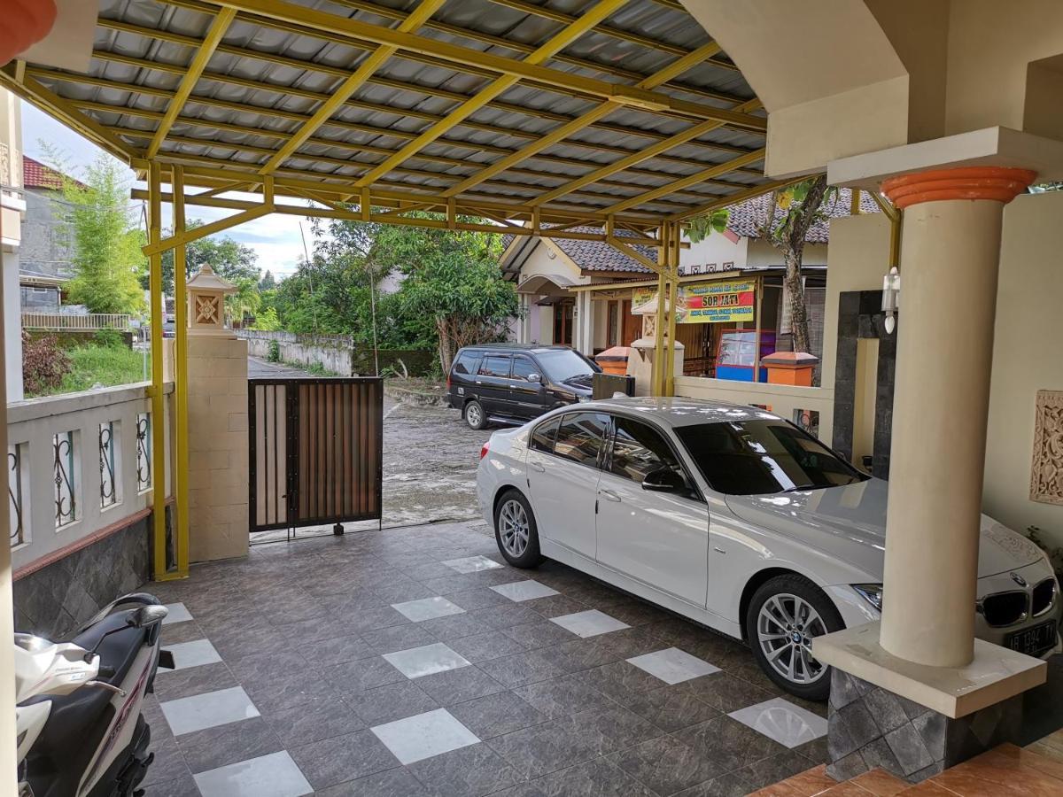 Nariska Suite Homestay Yogyakarta Exteriör bild