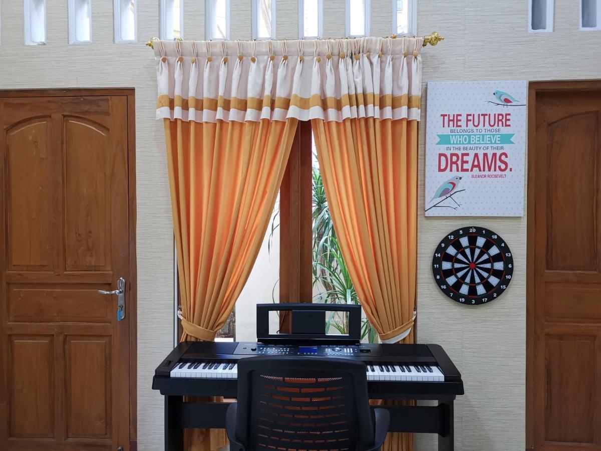 Nariska Suite Homestay Yogyakarta Exteriör bild