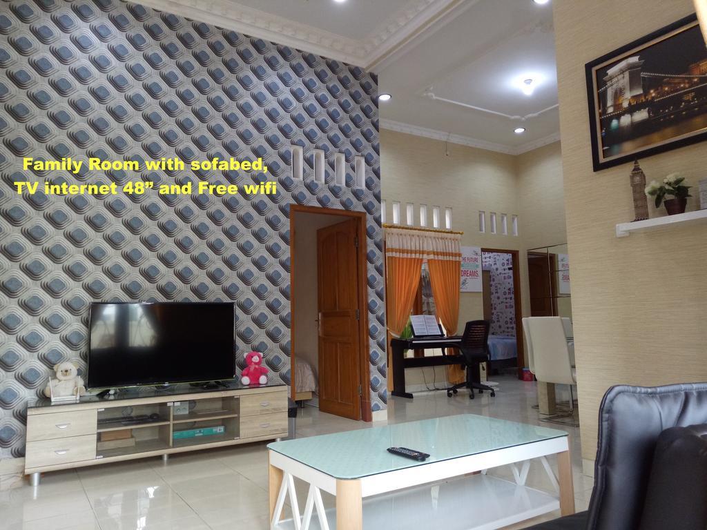Nariska Suite Homestay Yogyakarta Exteriör bild